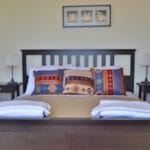 Master bedroom with en-suite Villa Acacia